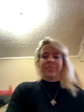 Snapshot of LikaCat chatting on September 2025 01:40:02 AM LikaCat online show from September 2025 01:40:02 AM