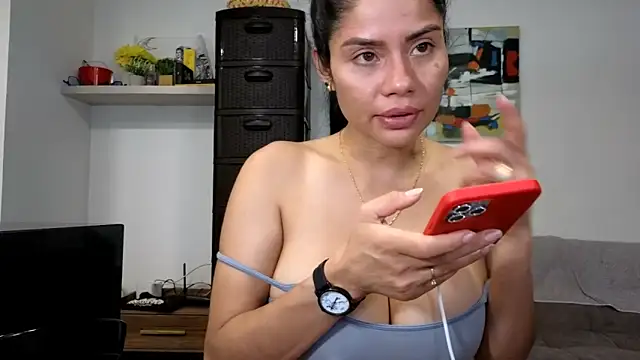 Alondra fetish online show from February 2026 01:12:01 AM