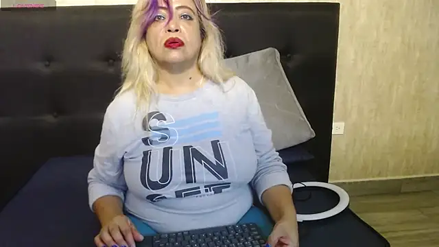 Snapshot of Natasha_699 chatting on November 2025 10:10:01 PM Natasha 699 online show from November 2025 10:10:01 PM