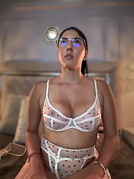 MarianaBenz online show from March 2025 08:32:02 PM