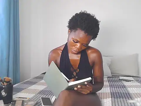 Snapshot of petiteebony_81 chatting on October 2025 11:14:02 AM petiteebony 81 online show from October 2025 11:14:02 AM