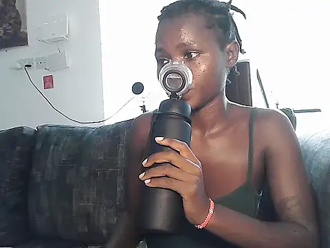 Snapshot of petiteebony_81 chatting on November 2025 07:36:02 PM petiteebony 81 online show from November 2025 07:36:02 PM