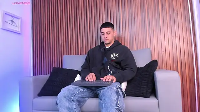 Alex cute77 online show from February 2026 11:36:01 AM