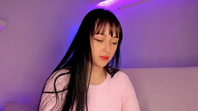 Snapshot of Gloomydoll chatting on December 2024 06:28:01 PM Gloomydoll online show from December 2024 06:28:01 PM