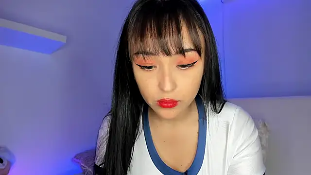 Snapshot of Gloomydoll chatting on December 2024 08:32:02 PM Gloomydoll online show from December 2024 08:32:02 PM