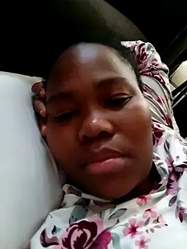 Real1SweetQueen online show from November 2025 03:27:01 AM