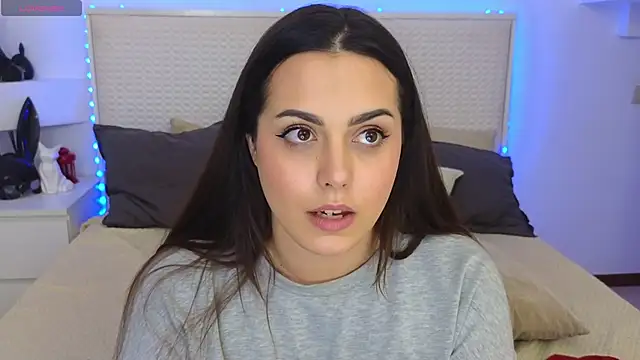 Snapshot of Eva_Rogers_ chatting on January 2025 01:53:01 PM Eva Rogers  online show from January 2025 01:53:01 PM