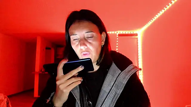 zoe jeane beker online show from February 2025 11:32:01 PM