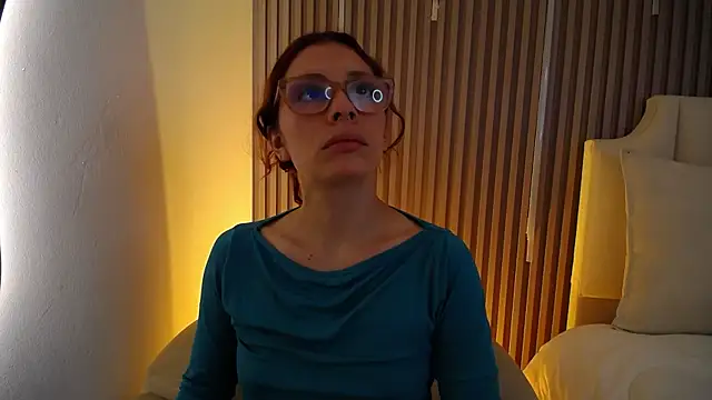 Snapshot of Katy_Van chatting on May 2026 08:37:01 PM Katy Van online show from May 2026 08:37:01 PM