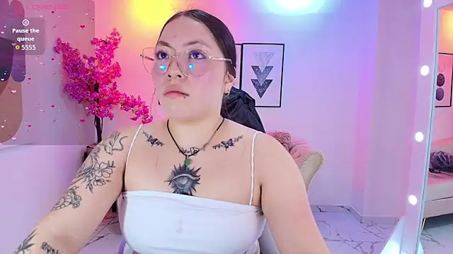 Isa reel online show from November 2025 07:47:01 PM