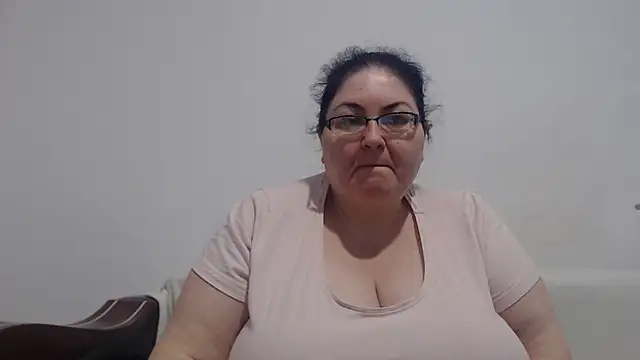 Snapshot of Nykyxo chatting on April 2026 07:44:01 AM Nykyxo online show from April 2026 07:44:01 AM