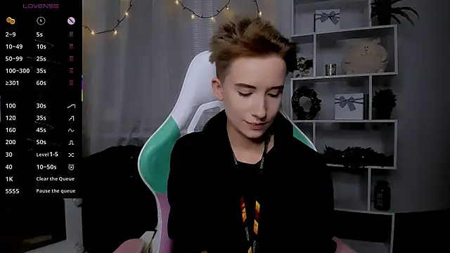 Snapshot of _Rein_ramm chatting on December 2025 05:18:02 PM Rein ramm online show from December 2025 05:18:02 PM