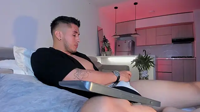 Snapshot of Chriskyle_ chatting on February 2025 02:47:02 AM Chriskyle  online show from February 2025 02:47:02 AM