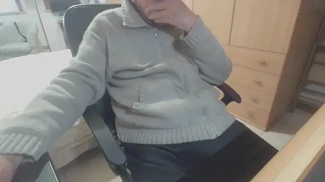 Snapshot of papillonhotofficial chatting on October 2025 08:01:01 AM papillonhotofficial online show from October 2025 08:01:01 AM