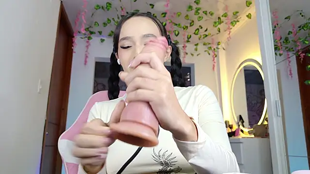 issagarcia online show from February 2026 10:02:01 PM