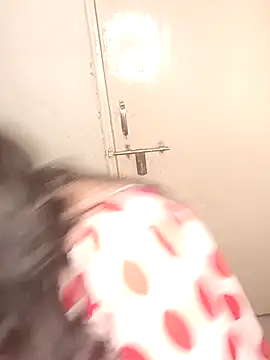 Snapshot of Love-priya chatting on February 2025 02:40:01 PM Love-priya online show from February 2025 02:40:01 PM