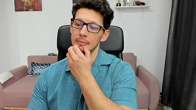 BrutusK08 online show from January 2025 02:39:01 PM