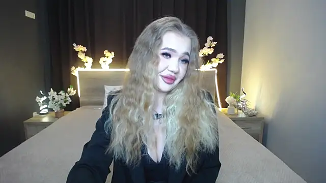 StacyYellig online show from April 2026 09:01:01 PM