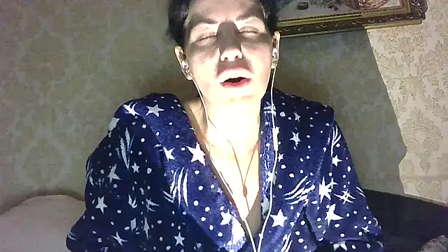 Snapshot of StunnigArt chatting on April 2026 01:25:01 AM StunnigArt online show from April 2026 01:25:01 AM