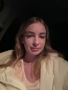 Snapshot of EvieEvans chatting on February 2025 09:53:02 PM EvieEvans online show from February 2025 09:53:02 PM