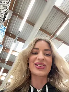 Snapshot of EvieEvans chatting on February 2025 03:54:01 PM EvieEvans online show from February 2025 03:54:01 PM