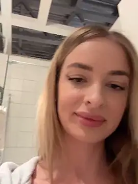 Snapshot of EvieEvans chatting on March 2025 03:50:02 PM EvieEvans online show from March 2025 03:50:02 PM