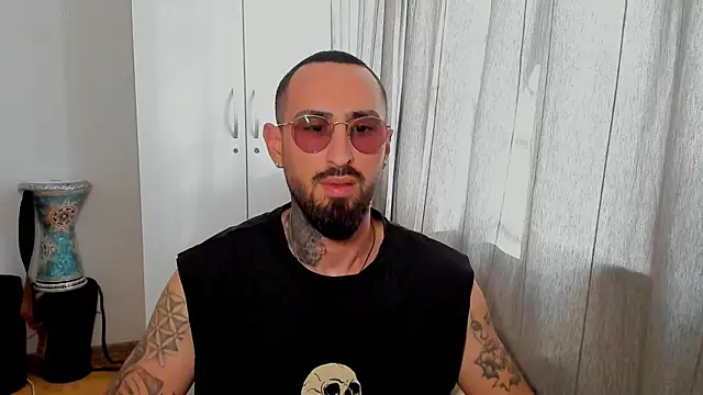 Snapshot of Baddfuckerr chatting on January 2025 12:07:01 PM Baddfuckerr online show from January 2025 12:07:01 PM