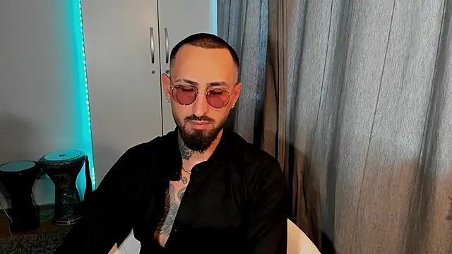 Snapshot of Baddfuckerr chatting on January 2025 01:12:02 PM Baddfuckerr online show from January 2025 01:12:02 PM