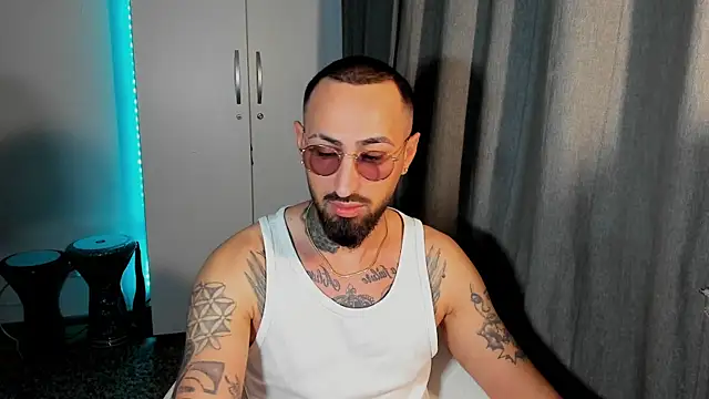 Snapshot of Baddfuckerr chatting on February 2025 05:40:01 AM Baddfuckerr online show from February 2025 05:40:01 AM