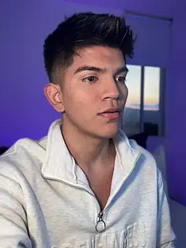 santiago 01 online show from January 2025 11:05:02 PM