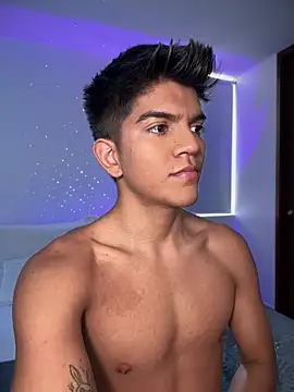 santiago 01 online show from February 2025 10:19:01 PM