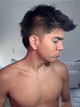 santiago 01 online show from February 2025 02:14:02 PM