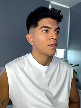 santiago 01 online show from September 2025 07:37:01 PM