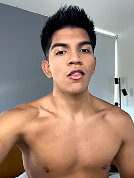 santiago 01 online show from December 2025 09:54:02 PM