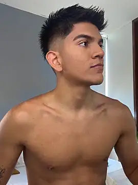 santiago 01 online show from December 2025 08:14:01 PM