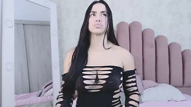 Bella Fior online show from November 2025 08:32:01 PM