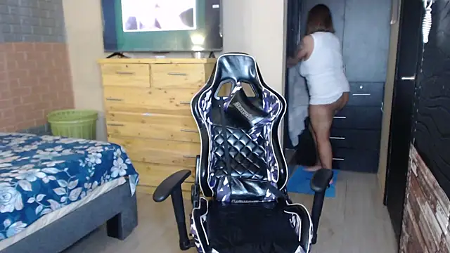 Snapshot of KathyHardcore69 chatting on February 2026 02:06:02 PM KathyHardcore69 online show from February 2026 02:06:02 PM