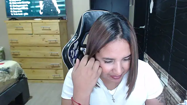 Snapshot of KathyHardcore69 chatting on March 2026 05:19:01 AM KathyHardcore69 online show from March 2026 05:19:01 AM