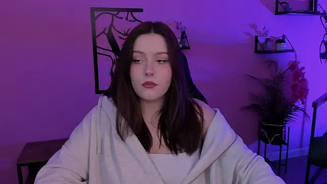 CoralineKeyns online show from December 2024 11:39:01 AM