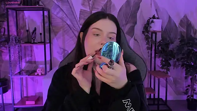 CoralineKeyns online show from September 2025 05:12:01 AM