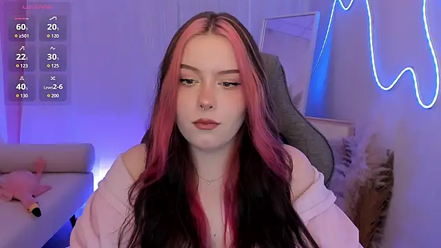 CoralineKeyns online show from April 2026 05:32:02 AM