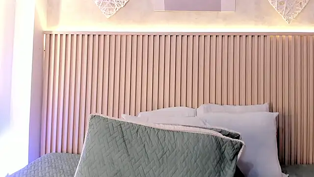 daiana curly online show from November 2025 07:46:02 PM