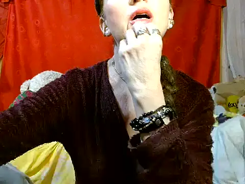 hottieperla online show from July 2026 03:38:02 PM