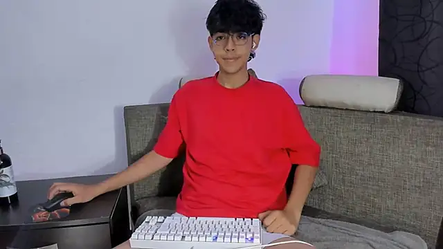 Alan26  online show from March 2025 08:52:01 PM