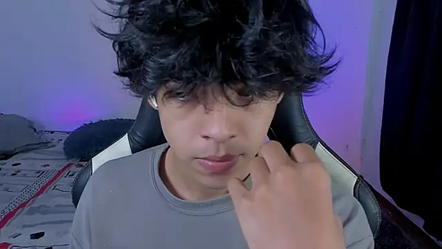 Alan26  online show from November 2025 03:17:01 AM