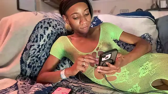 cutiesigh online show from October 2025 08:02:02 AM