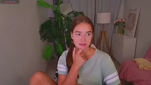 Snapshot of LovelyJessie chatting on July 2026 01:34:02 PM LovelyJessie online show from July 2026 01:34:02 PM