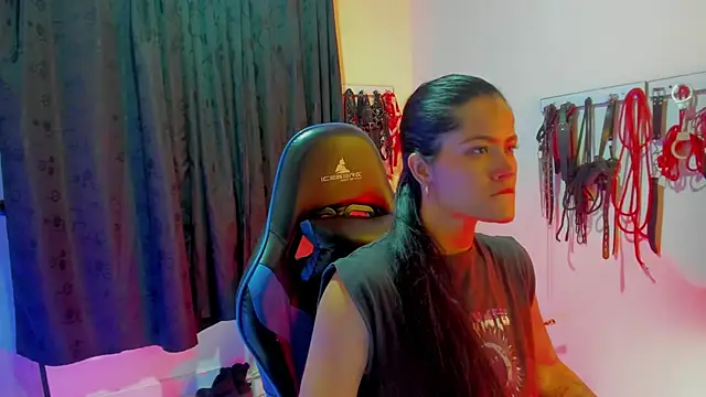 scarlet-kennedy98 online show from September 2025 10:42:02 PM