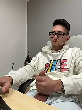 Snapshot of masterboss_ chatting on December 2024 05:31:01 PM masterboss online show from December 2024 05:31:01 PM