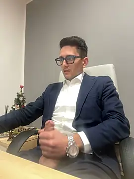 Snapshot of masterboss_ chatting on January 2025 01:03:01 PM masterboss online show from January 2025 01:03:01 PM